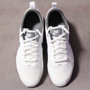 Nike Air Max Tavas Size 7y or 8.5 Women's